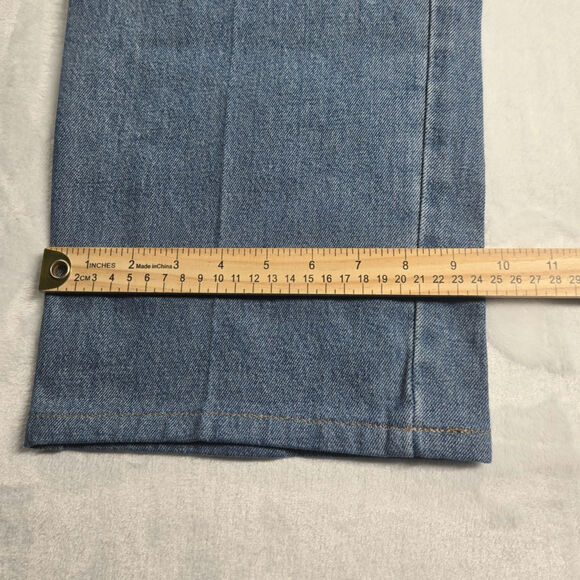Levi's Western Fit Men's Jeans. 42x32, Light Wash, Bootcut, 3 Point Belt Loops - Picture 8 of 9